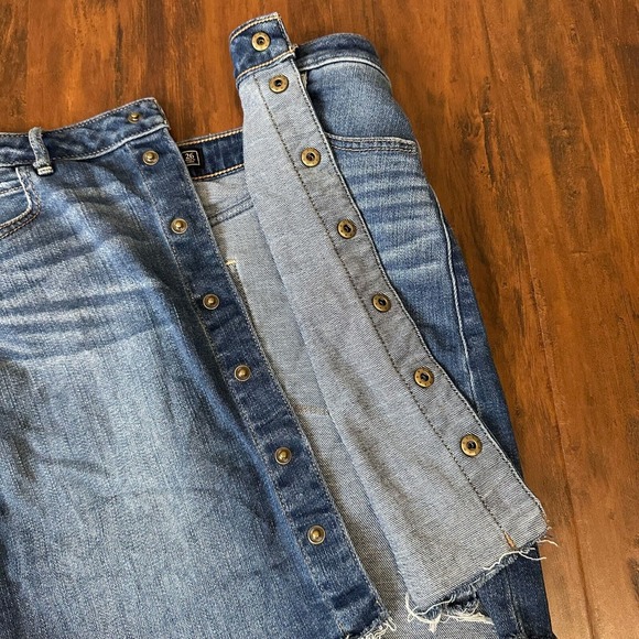 ABERCROMBIE & FITCH Distressed Snap Front Denim Skirt Cut-Off Raw Hem Blue - Picture 4 of 8